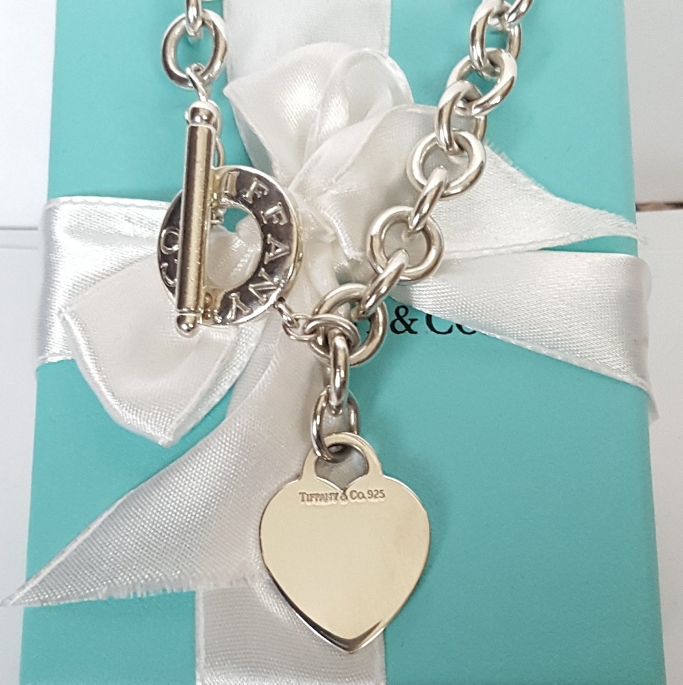TIFFANY CO Heart Tag Toggle Choker